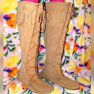 Minnetonka Lace Up Moccasins